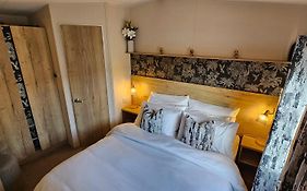 Tattershall Lakes Breaks Swan View